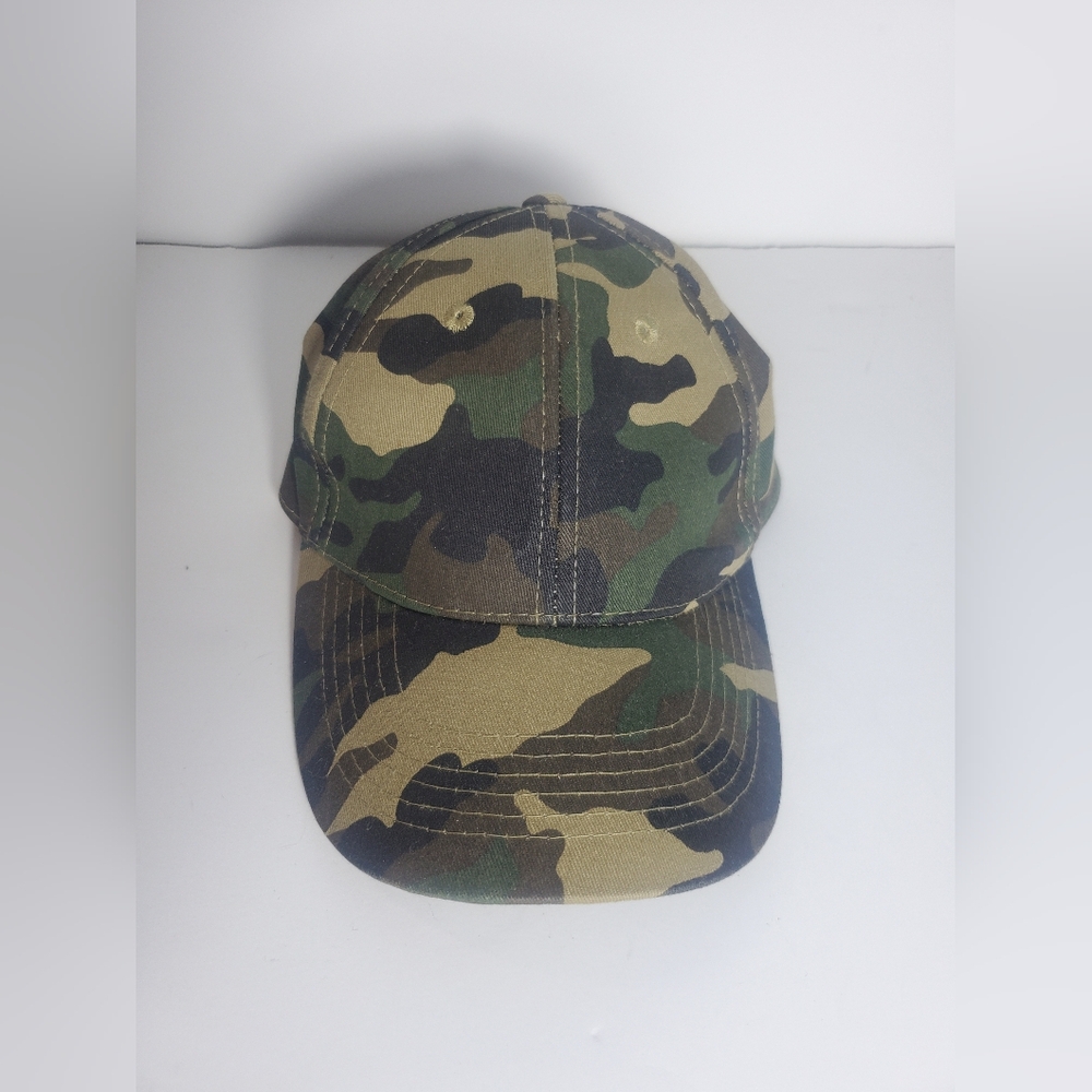 NWOT Unisex Camo Hat